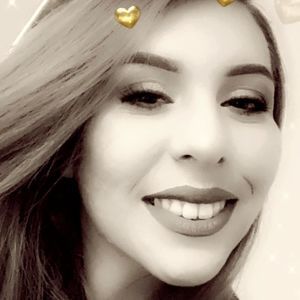 Meet your Posher, Adrianna